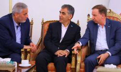 بررسی راه‌های گسترش همکاری بانک دی و بنیاد شهید آذربایجان شرقی
